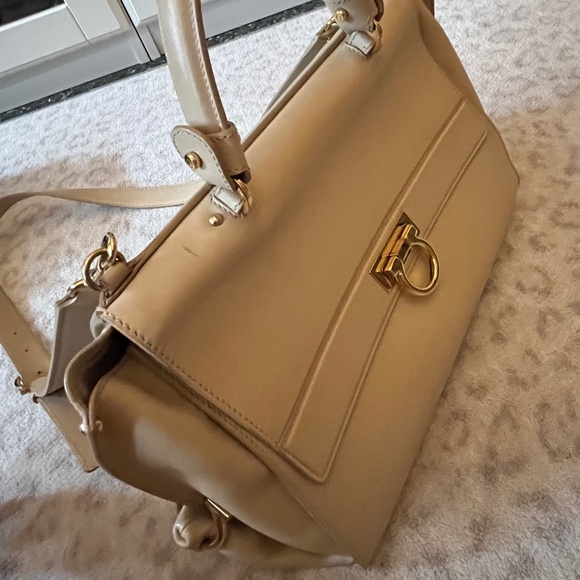 Salvatore Ferragamo leather shoulder bag with top handle - Picture 9 of 13